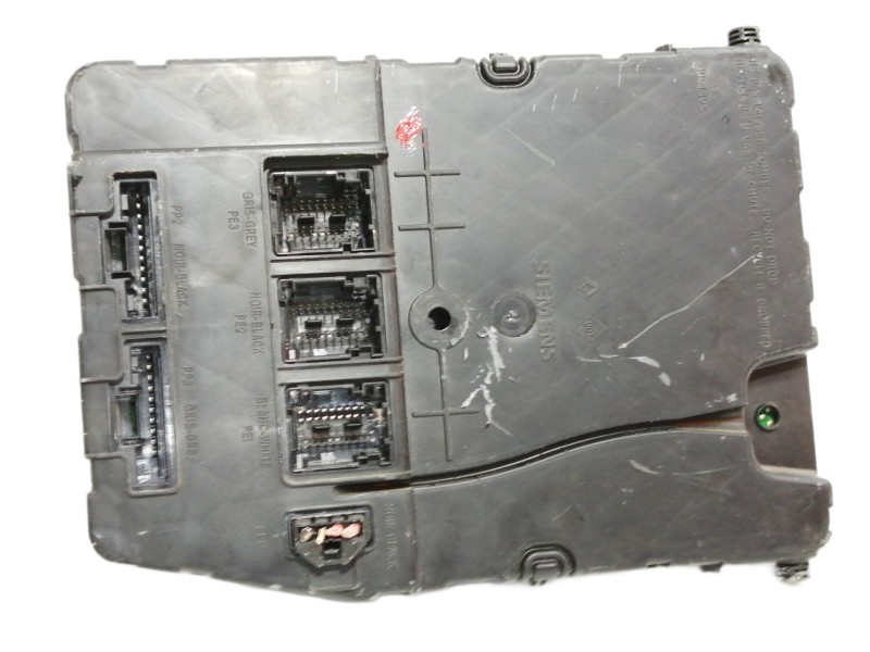 Recambio de caja reles / fusibles para renault scenic ii authentique referencia OEM IAM 8200306434  