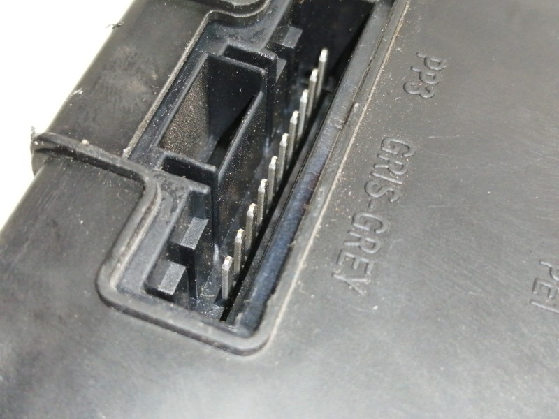 Recambio de caja reles / fusibles para renault scenic ii authentique referencia OEM IAM 8200306434  