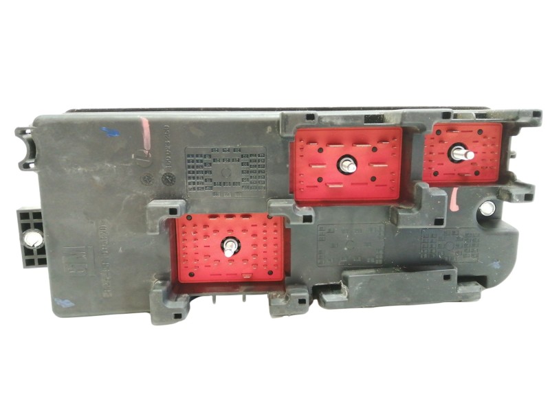 Recambio de caja reles / fusibles para opel vectra c berlina comfort referencia OEM IAM 13170900  