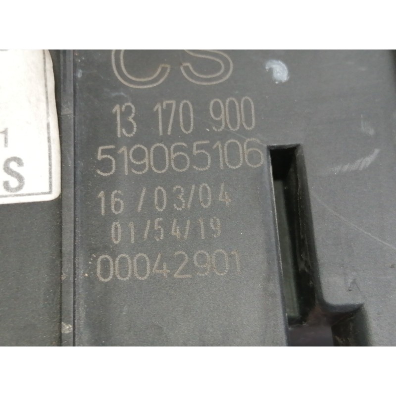 Recambio de caja reles / fusibles para opel vectra c berlina comfort referencia OEM IAM 13170900  