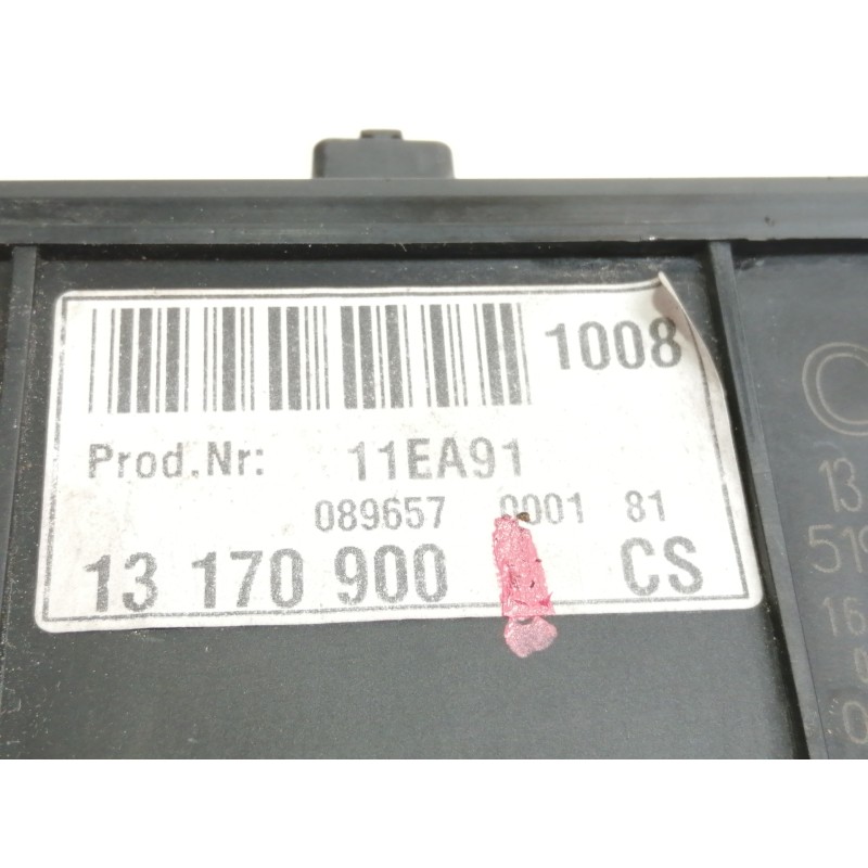 Recambio de caja reles / fusibles para opel vectra c berlina comfort referencia OEM IAM 13170900  