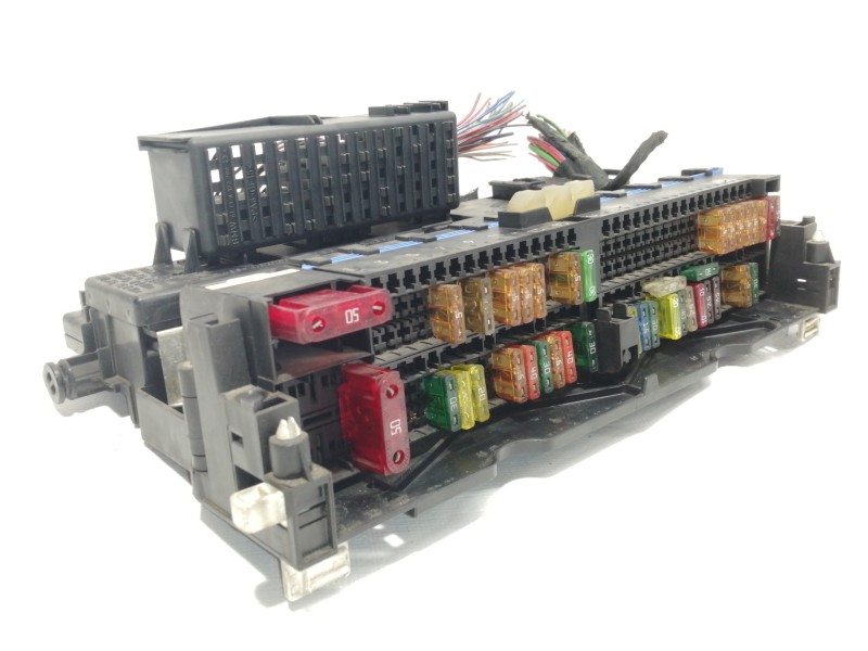 Recambio de caja reles / fusibles para bmw serie 3 berlina (e46) 320d referencia OEM IAM 18500000000  