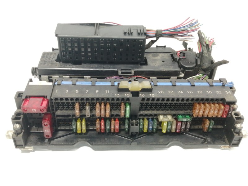 Recambio de caja reles / fusibles para bmw serie 3 berlina (e46) 320d referencia OEM IAM 18500000000  