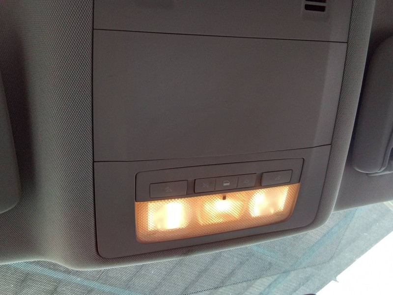 Recambio de luz interior para opel insignia berlina cosmo referencia OEM IAM 13285100 00982900 316627975