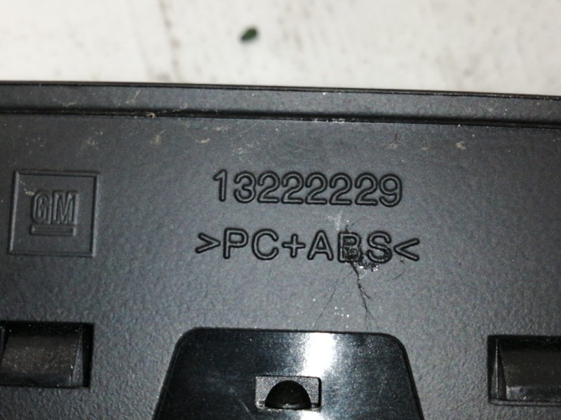 Recambio de mando elevalunas delantero derecho para opel insignia berlina cosmo referencia OEM IAM 13301886 13222229 211399