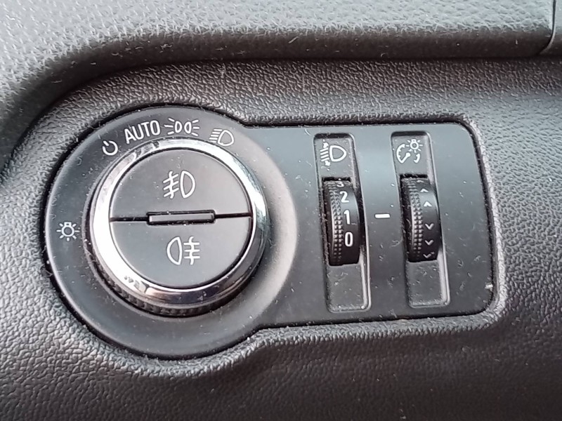 Recambio de mando luces para opel insignia berlina cosmo referencia OEM IAM 13268702 251507 13241913