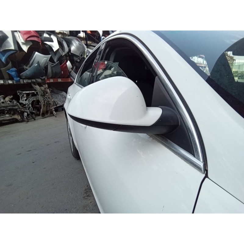 Recambio de retrovisor derecho para opel insignia berlina cosmo referencia OEM IAM 13269576 13268446 