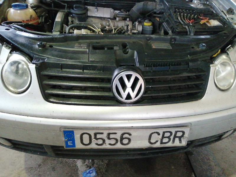 Recambio de rejilla delantera para volkswagen polo (9n1) conceptline referencia OEM IAM 6Q0853651C  