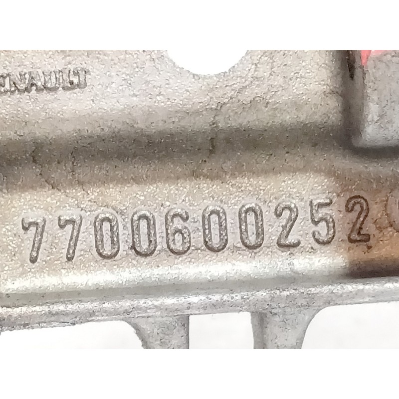 Recambio de bomba aceite para renault megane ii berlina 3p confort authentique referencia OEM IAM 7700600252  