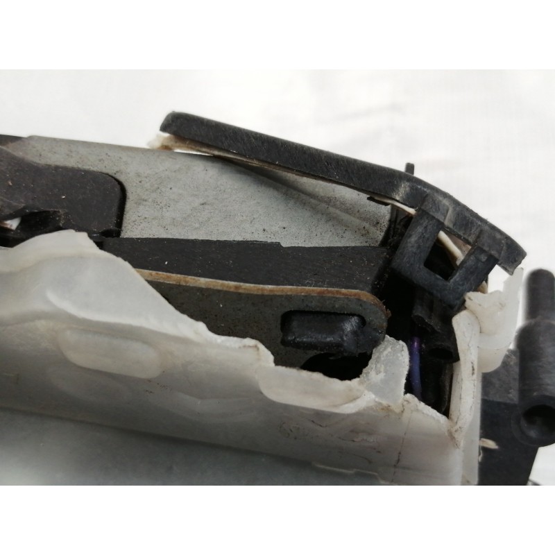 Recambio de cerradura puerta trasera derecha para peugeot 3008 active referencia OEM IAM 16943629  