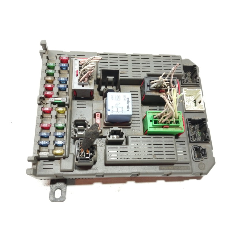 Recambio de caja reles / fusibles para citroën c5 berlina 2.0 hdi sx referencia OEM IAM 9637466180  