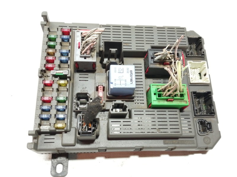 Recambio de caja reles / fusibles para citroën c5 berlina 2.0 hdi sx referencia OEM IAM 9637466180  