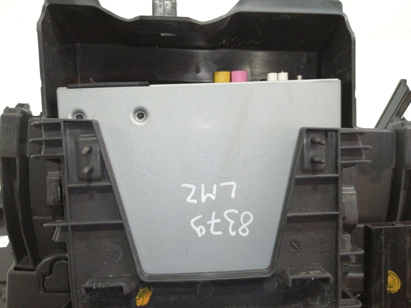 Recambio de guantera para volkswagen polo advance referencia OEM IAM 2G1857097G82V 2G1857097 2G1857097G82V 2G1857101A 2G1857101 