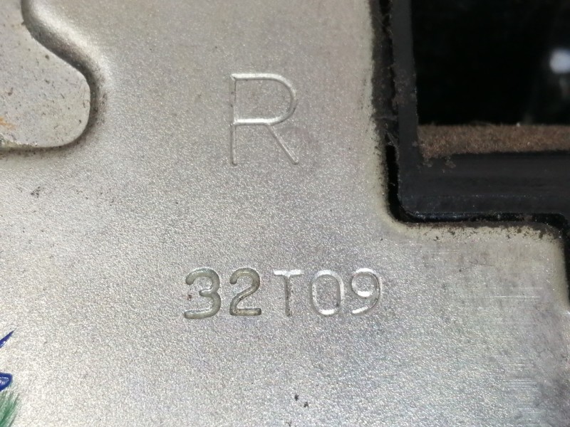 Recambio de cerradura puerta delantera derecha para renault megane iii coupe dynamique referencia OEM IAM 805020003R  