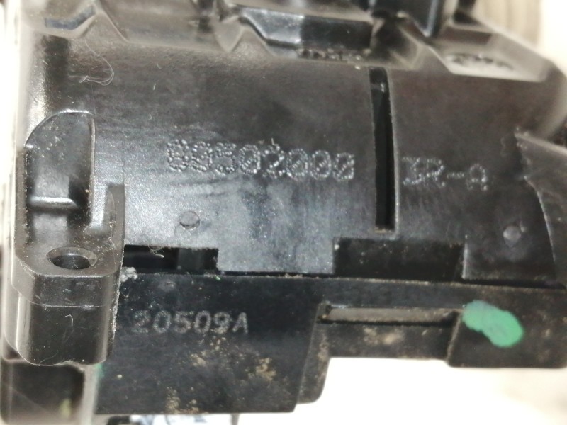 Recambio de cerradura puerta delantera derecha para renault megane iii coupe dynamique referencia OEM IAM 805020003R  