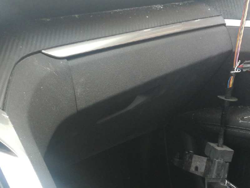 Recambio de guantera para peugeot 3008 active referencia OEM IAM 1032300218483  