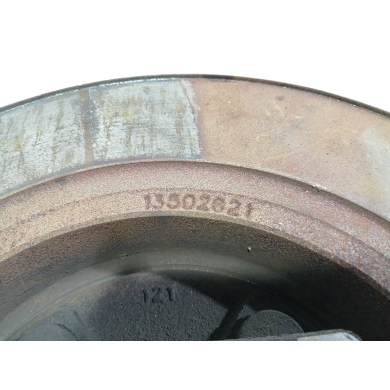 Recambio de mangueta trasera izquierda para opel insignia berlina cosmo referencia OEM IAM 13502621  