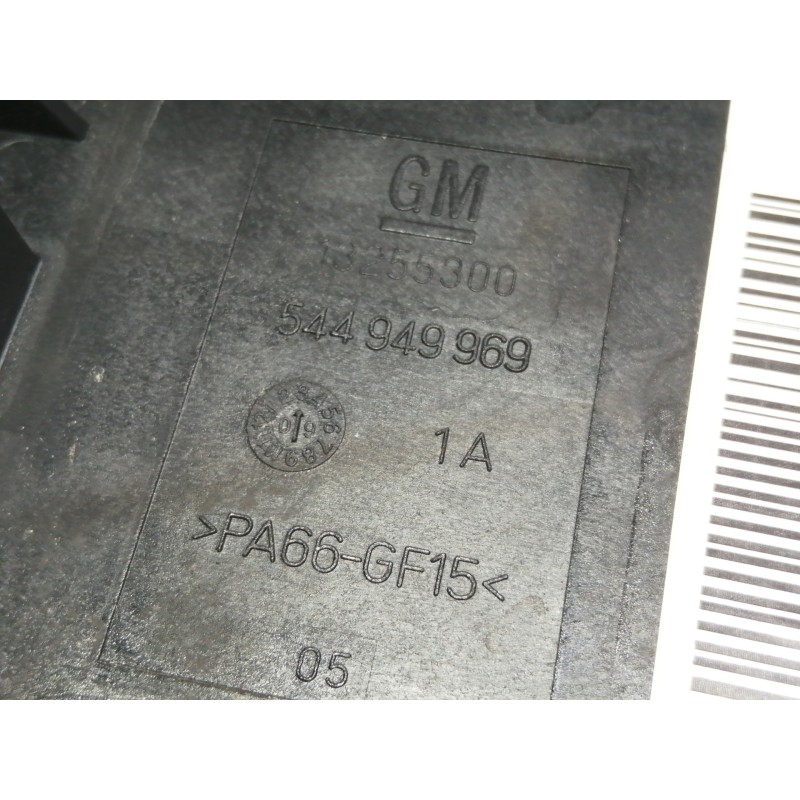 Recambio de caja reles / fusibles para opel insignia berlina cosmo referencia OEM IAM 13222782  