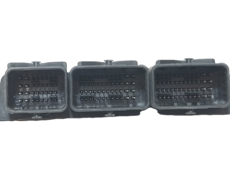 Recambio de centralita motor uce para renault laguna ii grandtour (kg0) dynamique referencia OEM IAM 0281010556  