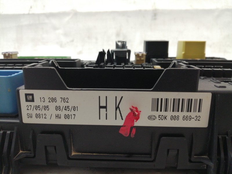 Recambio de caja reles / fusibles para opel astra h berlina elegance referencia OEM IAM 5DK00866932  