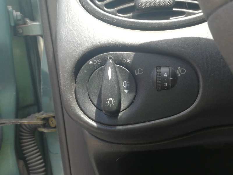 Recambio de mando luces para ford focus berlina (cak) ghia referencia OEM IAM 98AG13A024CG 04052523 990422A