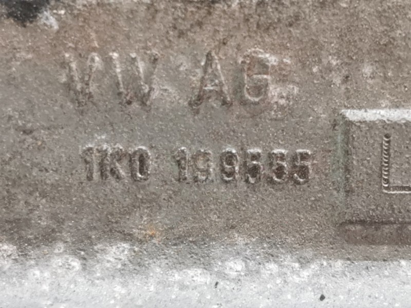 Recambio de soporte motor izquierdo para volkswagen golf v berlina (1k1) igolf referencia OEM IAM 1K0199555  