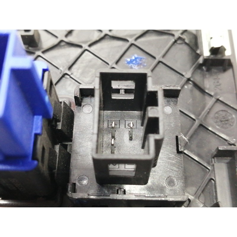 Recambio de warning para volkswagen polo advance referencia OEM IAM 2G1919225RDY 2G0953509KQ 