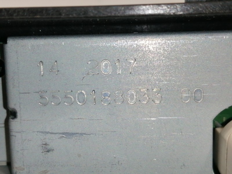 Recambio de pantalla multifuncion para peugeot 3008 active referencia OEM IAM 9810032680 08YD3J0G657 / 555018803300 503018800206