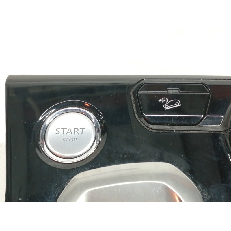 Recambio de guarnecidos palanca cambio para peugeot 3008 active referencia OEM IAM 9804007480 1010869709 / 9810593577 / 98150494