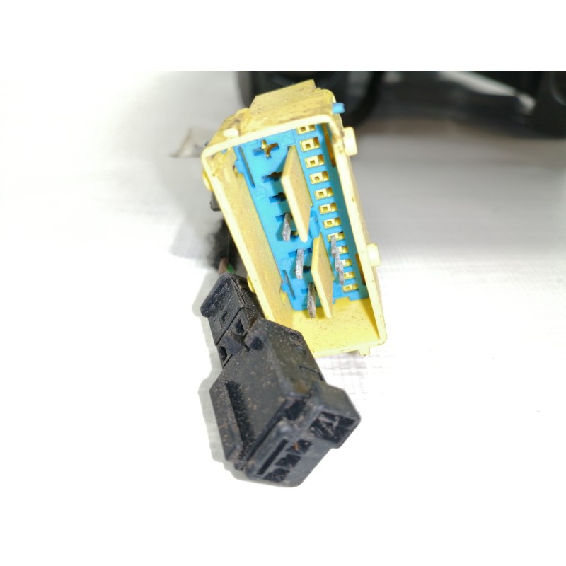 Recambio de apoyabrazos central para peugeot 3008 active referencia OEM IAM 21320456 21320456 9817435880