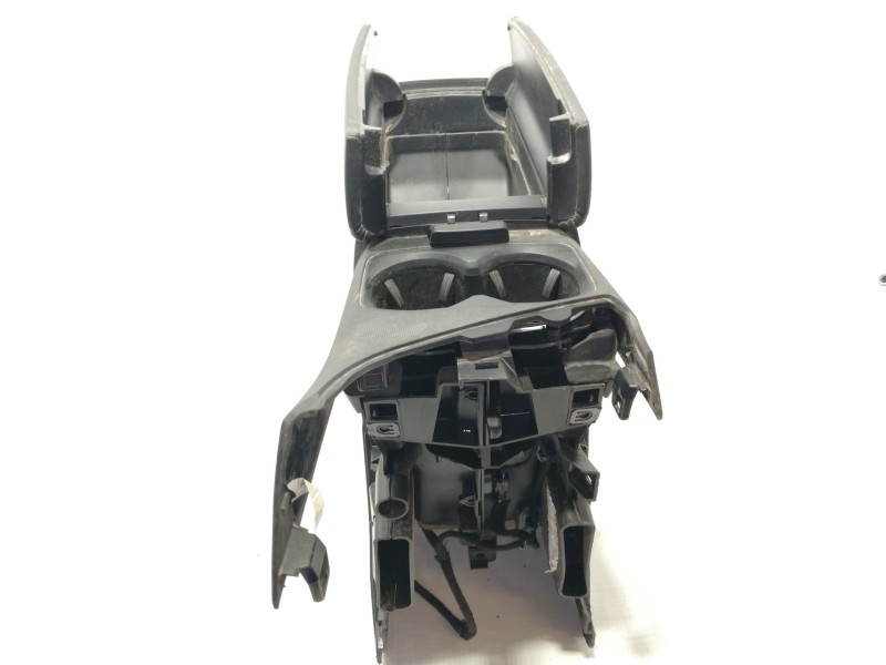 Recambio de apoyabrazos central para peugeot 3008 active referencia OEM IAM 21320456 21320456 9817435880