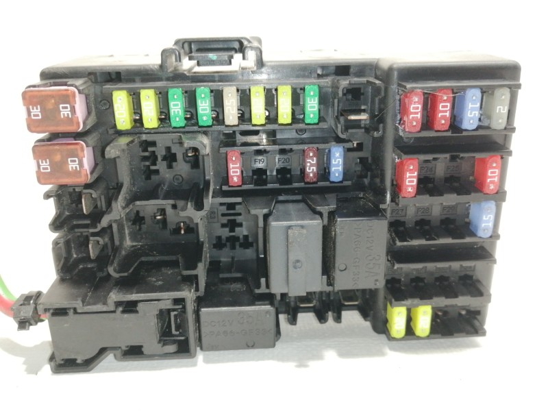 Recambio de caja reles / fusibles para opel adam glam ecoflex referencia OEM IAM 2B0Z4010F  