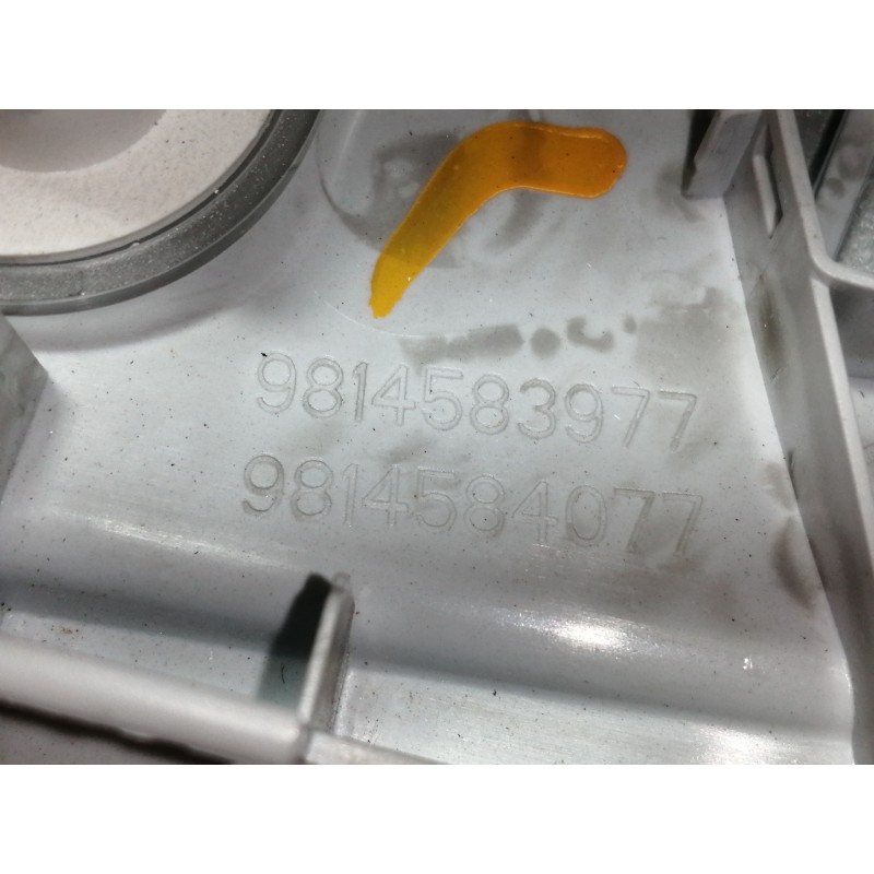 Recambio de luz interior para peugeot 3008 active referencia OEM IAM 9812595380  