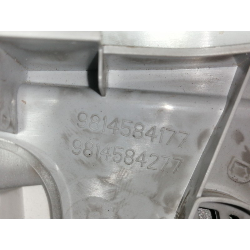 Recambio de luz interior para peugeot 3008 active referencia OEM IAM 9812595380  