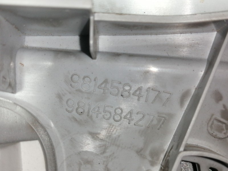 Recambio de luz interior para peugeot 3008 active referencia OEM IAM 9812595380  