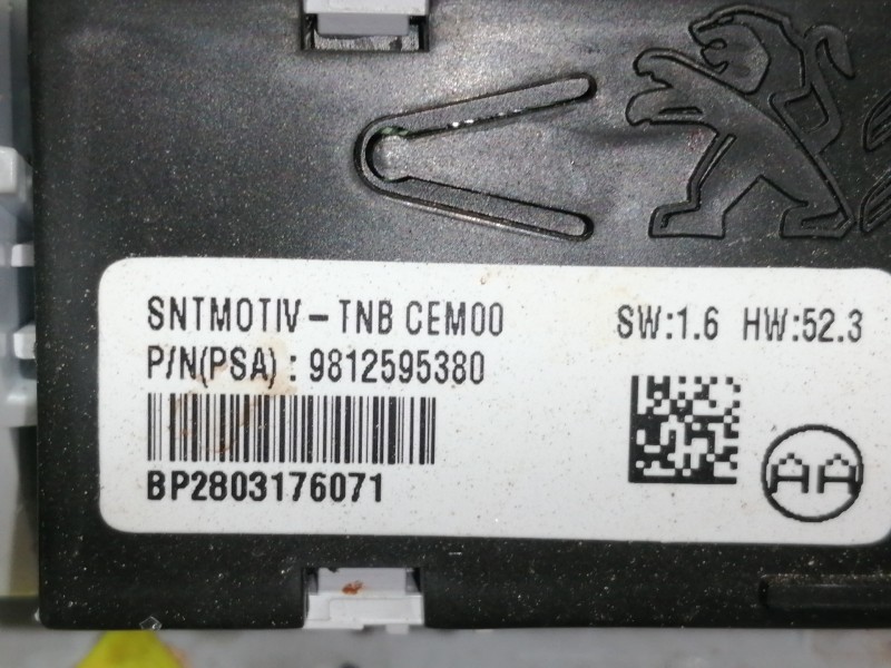 Recambio de luz interior para peugeot 3008 active referencia OEM IAM 9812595380  