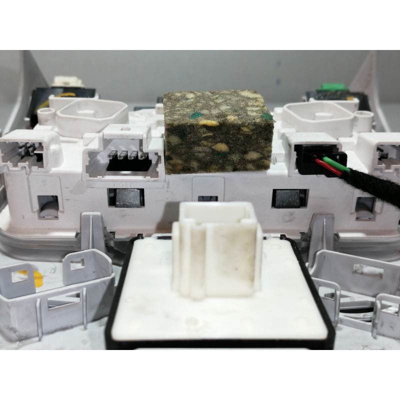 Recambio de luz interior para peugeot 3008 active referencia OEM IAM 9812595380  