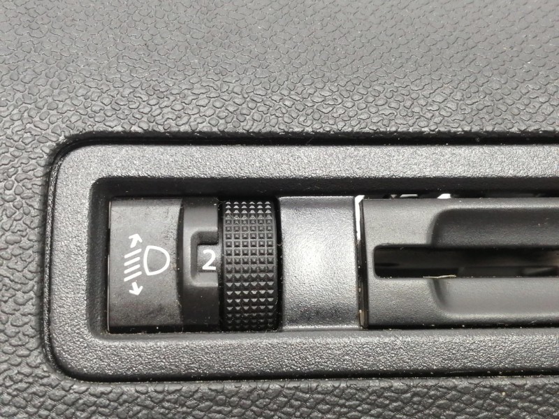 Recambio de interruptor para peugeot 3008 active referencia OEM IAM 98095437ZD1  