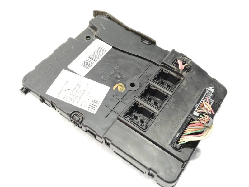 Recambio de caja reles / fusibles para renault megane ii berlina 3p authentique referencia OEM IAM   