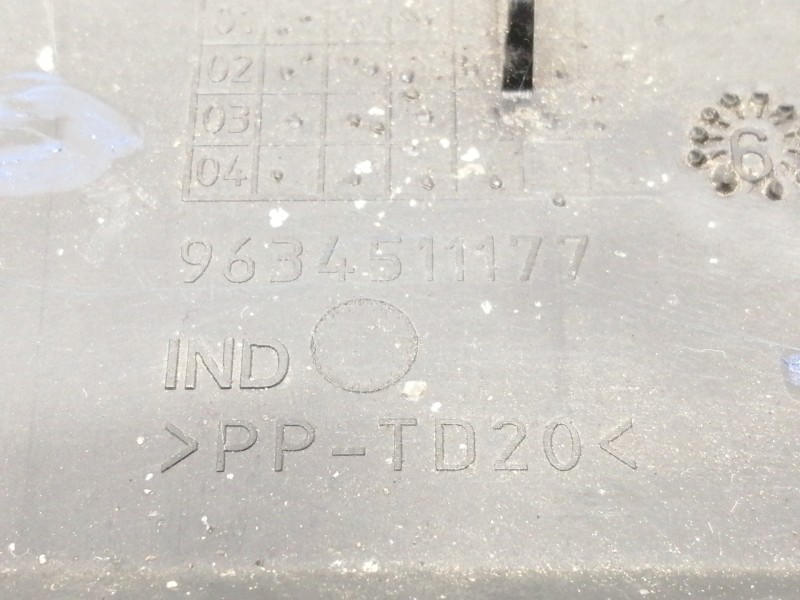 Recambio de rejilla aireadora para peugeot 307 berlina (s2) d-sign referencia OEM IAM 9634511177  