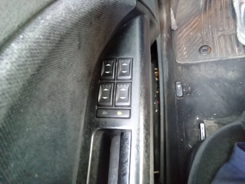 Recambio de mando elevalunas delantero izquierdo para ford mondeo berlina (ge) ghia referencia OEM IAM 1S7T14A132BE 03163452 