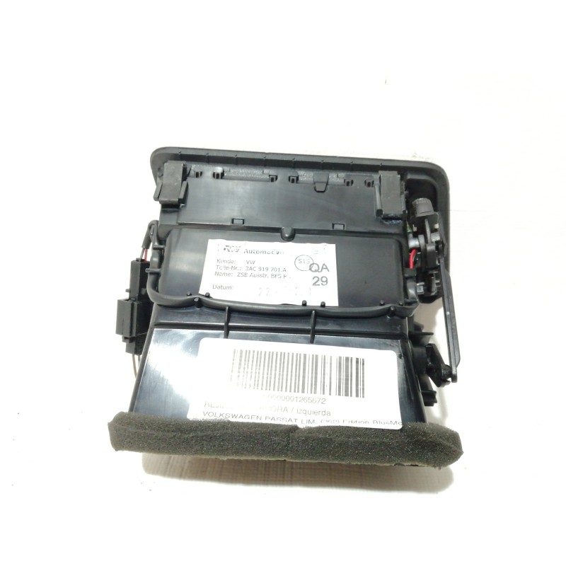 Recambio de rejilla aireadora para volkswagen passat lim. (362) edition bluemotion referencia OEM IAM 3AC819701  