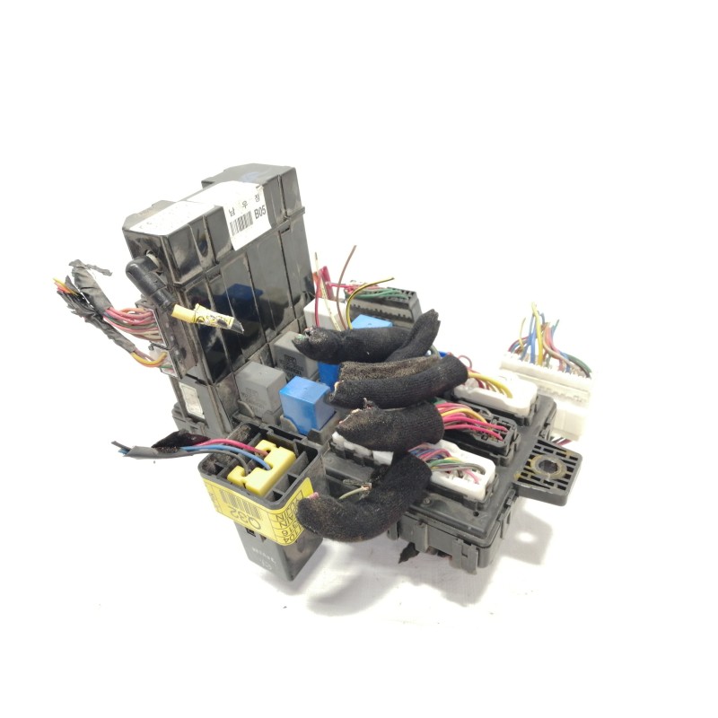 Recambio de caja reles / fusibles para hyundai santa fe (sm) 2.0 gls crdi referencia OEM IAM 9540026500  