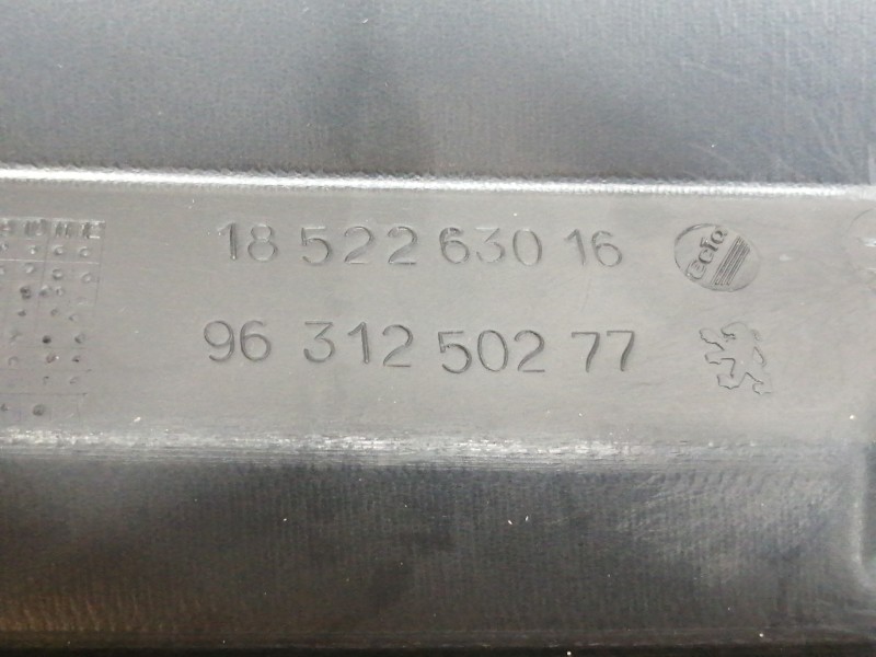 Recambio de rejilla delantera para peugeot 406 berlina (s1/s2) srdt referencia OEM IAM 1852263016  