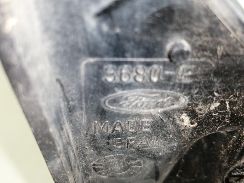 Recambio de retrovisor izquierdo para ford escort berlina ghia referencia OEM IAM 3680E  