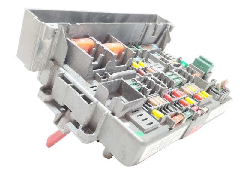 Recambio de caja reles / fusibles para renault 5 (b/c40) campus (b/c 407, b/c 40h) referencia OEM IAM 911944403  