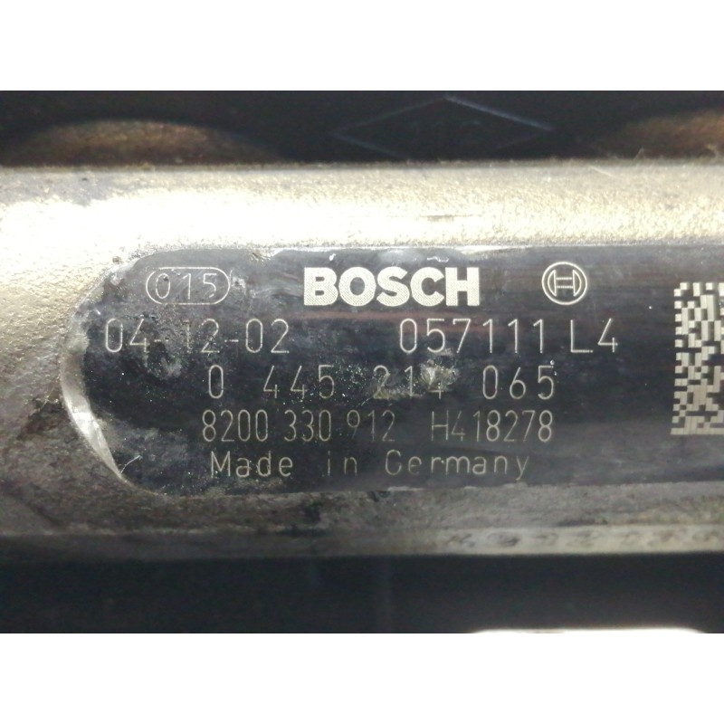 Recambio de rampa inyectora para renault megane ii berlina 5p confort authentique referencia OEM IAM 8200330912 0445214065 / 057