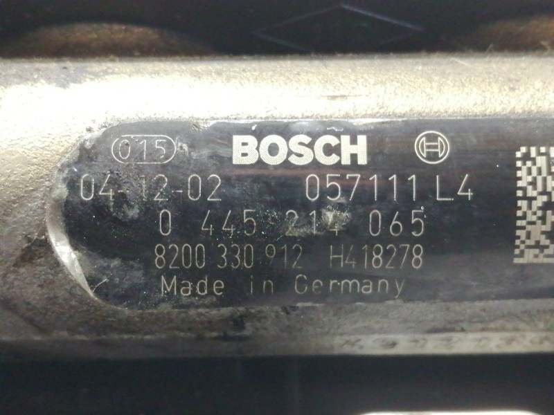 Recambio de rampa inyectora para renault megane ii berlina 5p confort authentique referencia OEM IAM 8200330912 0445214065 / 057