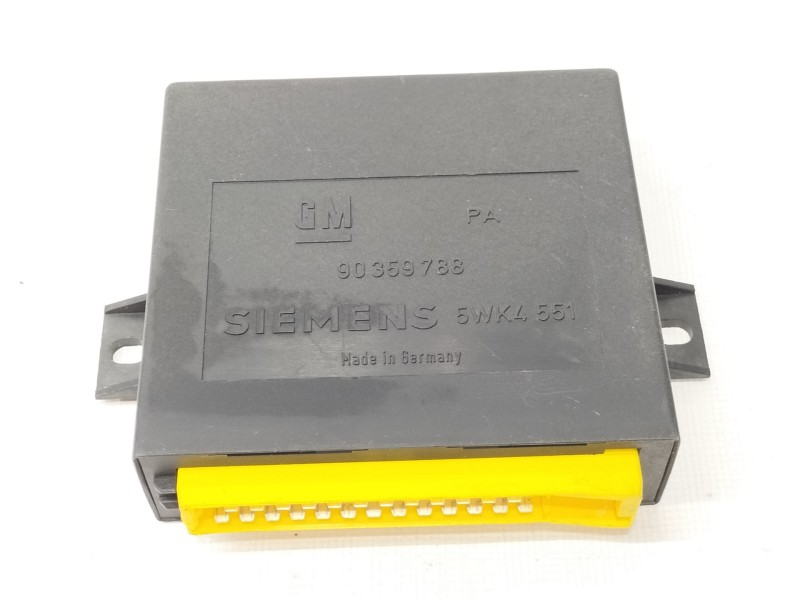 Recambio de centralita cierre para opel astra f berlina eurocopa referencia OEM IAM 90359788  