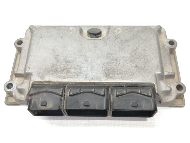 Recambio de centralita motor uce para citroën saxo 1.5 d x referencia OEM IAM 0281001839  